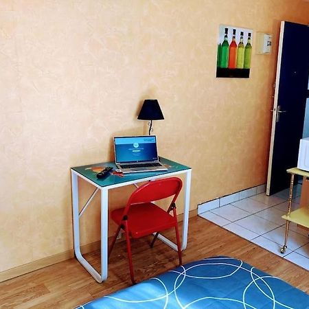 Studio 6 Avec Wifi Limoges Esterno foto