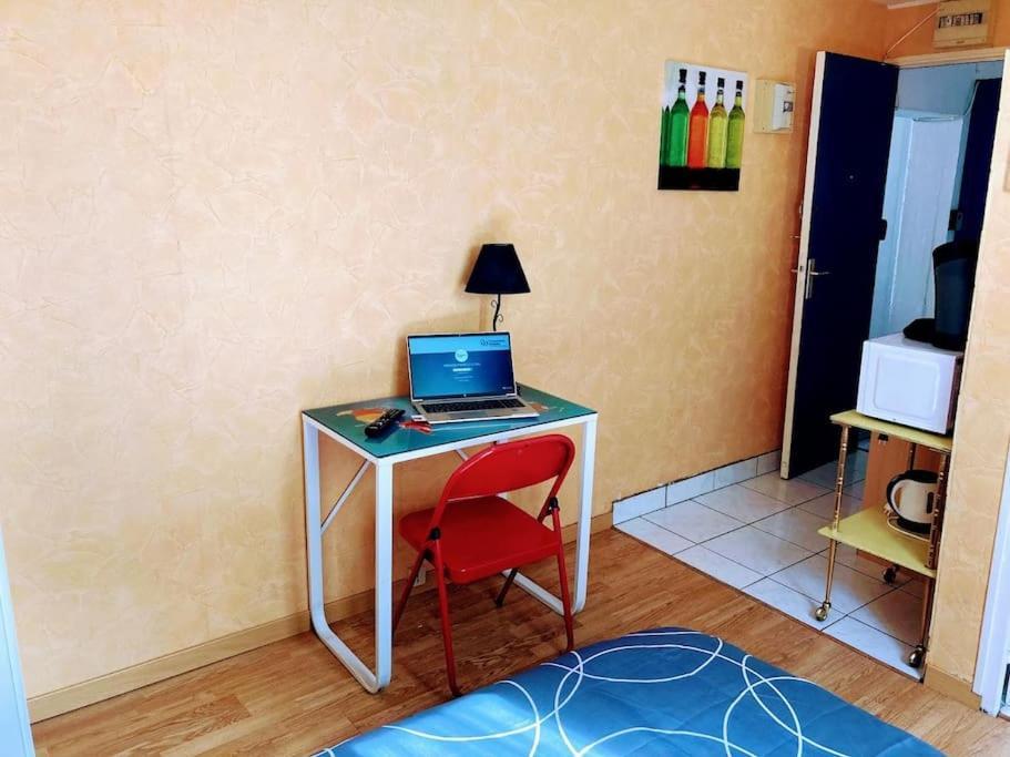 Studio 6 Avec Wifi Limoges Esterno foto